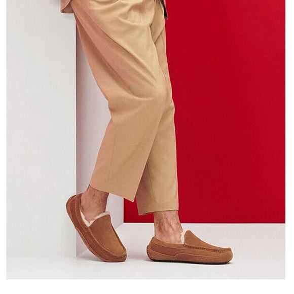 UGG Men's Ascot Brown Suede Wool Lining Moc Toe Moccasins Slippers Shoes 9 - Picture 1 of 12